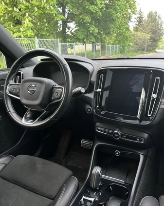 Volvo XC 40 cena 129000 przebieg: 54000, rok produkcji 2018 z Poznań małe 67